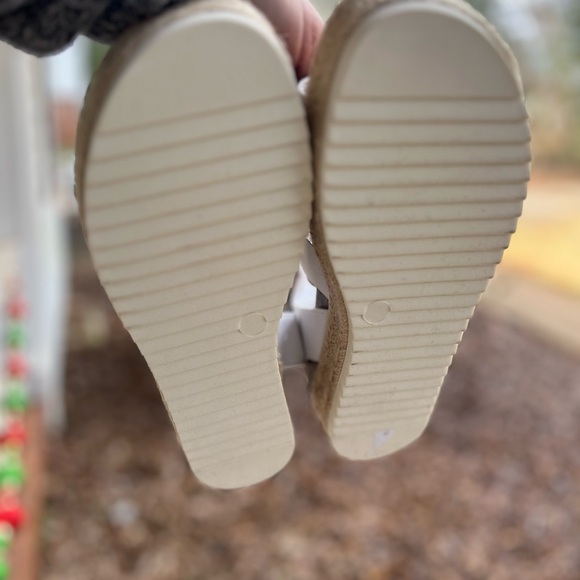 Madden Girl Women’s sandals. 9 - Picture 6 of 7